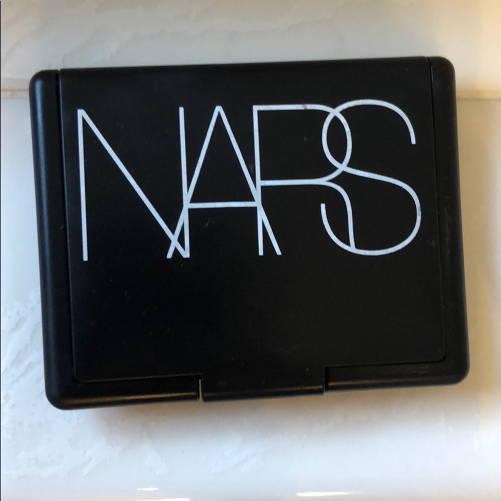NARS highlighting powder color Albatross